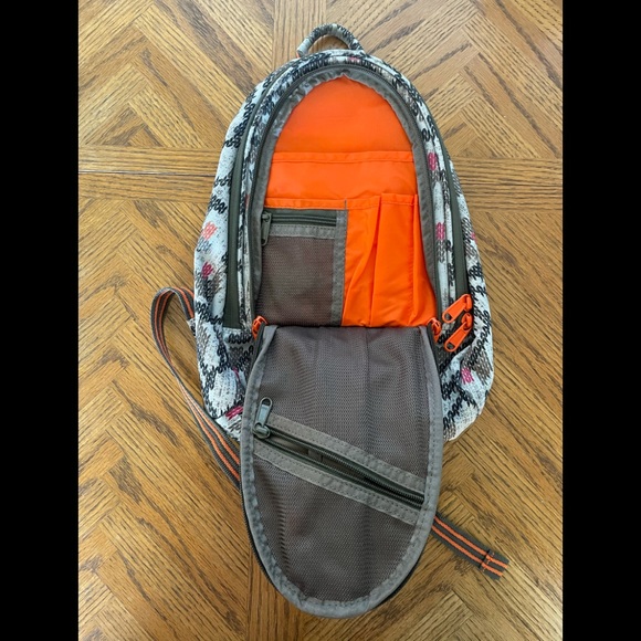 DAKINE Cosmo Mini Backpack 6.5L - Picture 3 of 5